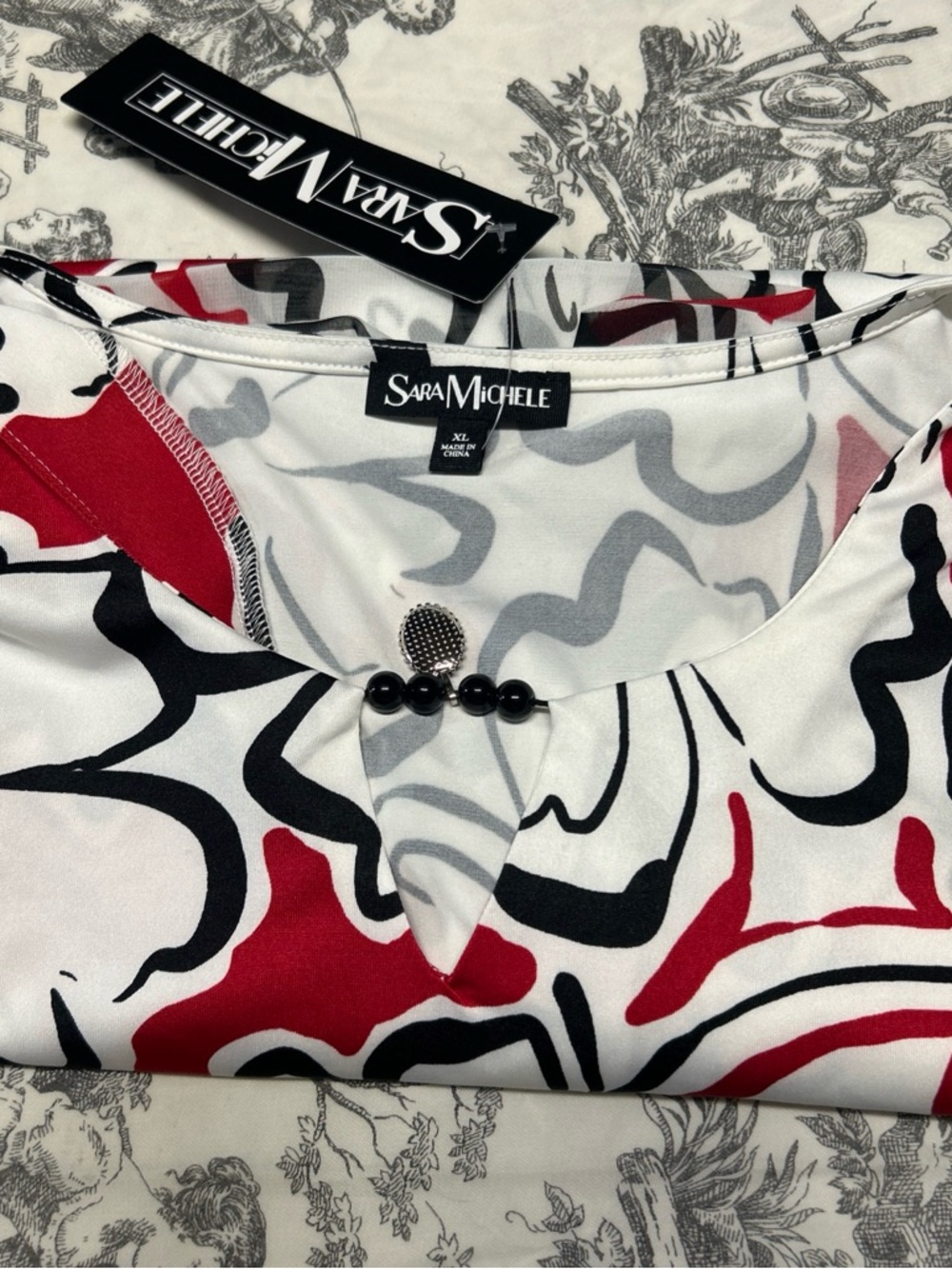 Sara Michelle Red, White & Black Floral Flutter-Sleeve Tunic - Picture 5 of 5